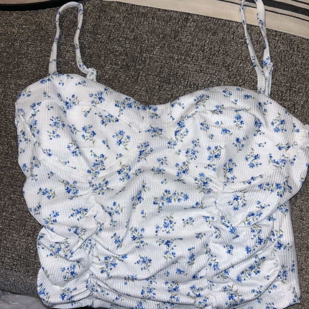 Cute SHEIN blue and white flower top